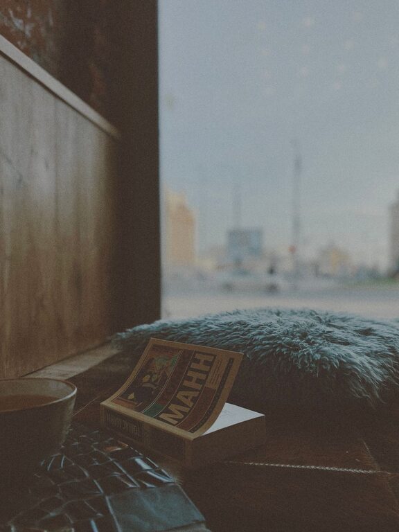 How to Create a Cozy Reading Nook for Ultimate Relaxation at Home